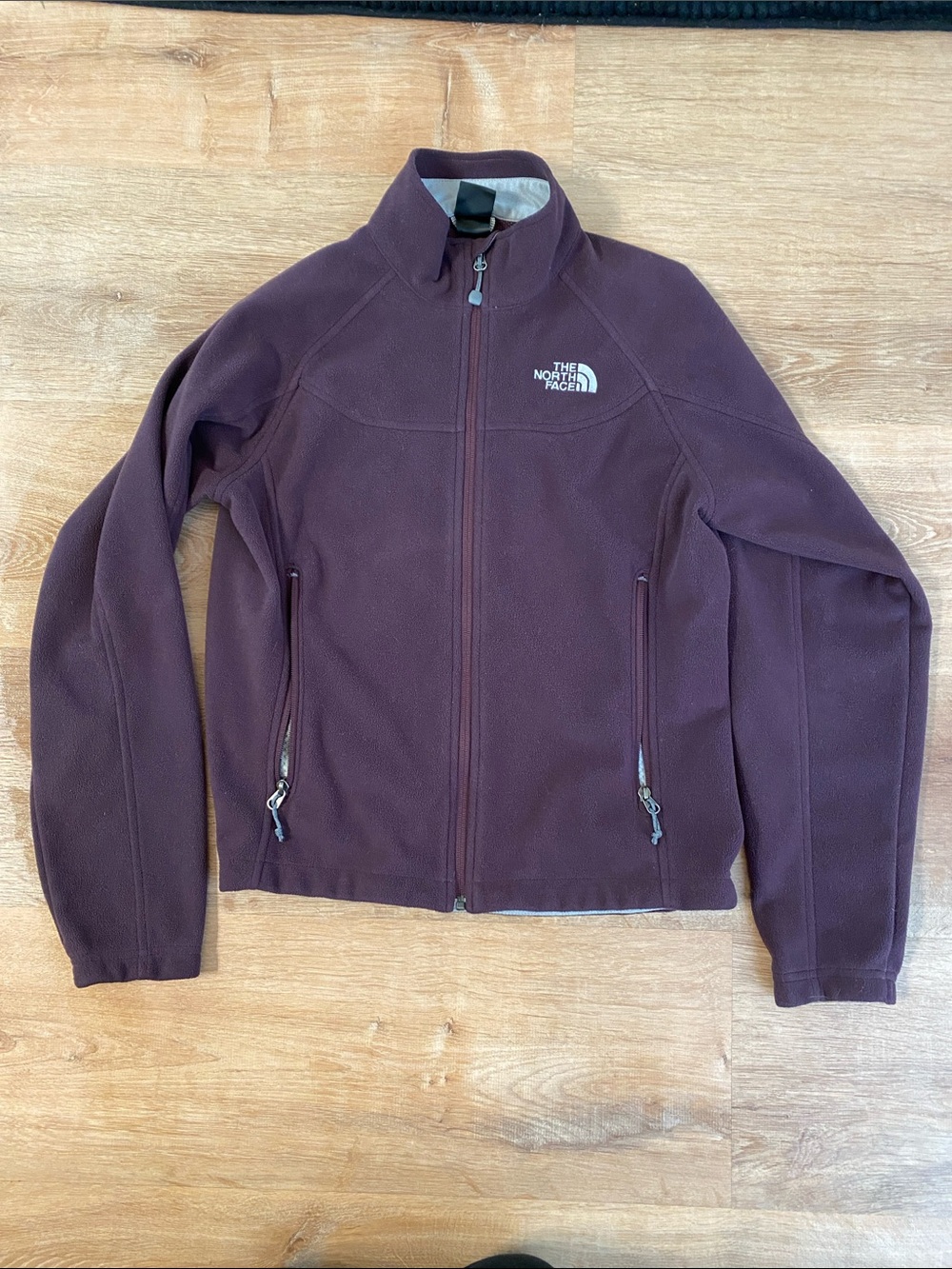 The North Face Windwall Women’s Plum Full-Zip Lightweight Fleece Jacket